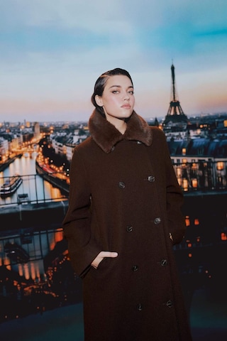 Defacto Afra X Defacto Çıkarılabilir Suni Kürk Yaka Regular Fit Düğmeli Cepli Uzun Kaşe Kaban F5574ax25wnbn530 Kahve-bn530