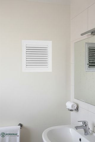 Menfez Banyo Wc Tuvalet Havalandırma Plastik Panjur Izgarası