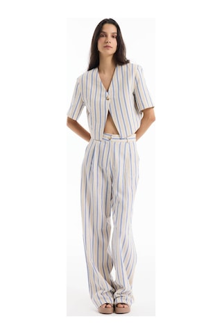 Quzu Etiket Detaylı Crop Ekru Kadın Ceket Ckt00449