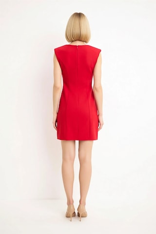 Benerly Kadın Kolsuz Mini Elbise Bisiklet Yaka Kemerli Bodycon Kesim Esne Kırmızı