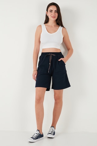 Lela Pamuklu Relaxed Fit Yüksek Bel Cepli Mini Bayan Şort 668Yp5384 Lacivert