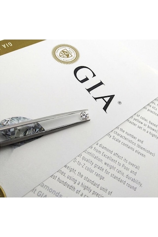 0.80 Karat G Vs2 Gıa Sertifikalı Pırlanta Tektaş Yüzük Beyaz