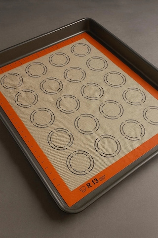 Silikon Fırın Matı 30x40 Cm Yapışmaz Hamur Pasta Pişirme Altlığı Çok Renkli