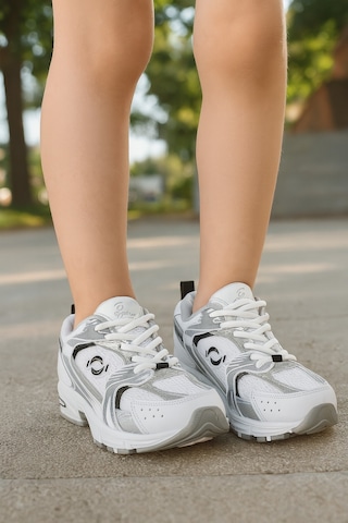 Mini Günlük Unisex Beyaz Siyah Sneaker Kaymaz Yüksek Taban Desenli Triko Bağcıklı Koşu Spor Ayakkabı Beyaz - Gümüş