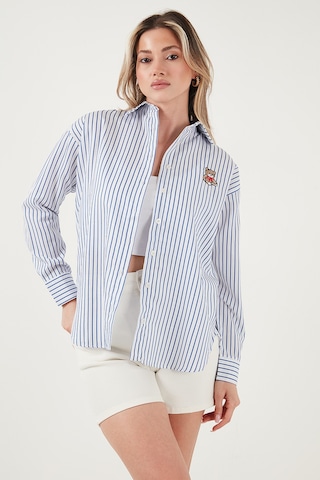 Lela Pamuk Karışımlı Regular Fit Ayıcık Işlemeli Bayan Gömlek 6773106 Beyaz-Indigo