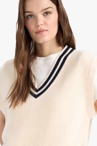 DeFacto Regular Fit V Yaka Triko Süveter S0375AZ25SPER105 Ekru