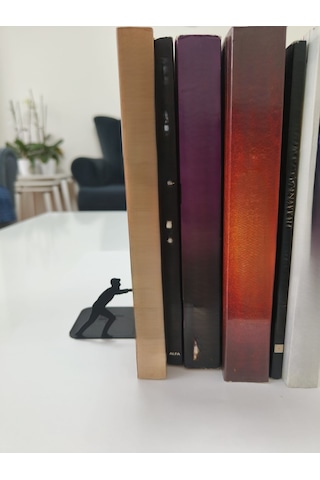 Güçlü Tasarım, Anlamlı Dokunuş: Kitap Tutucu
