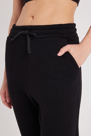 Tudors Kadın Relax Fit Rahat Kesim Şardonlu 3 Cepli Lastikli Jogger Paça Siyah Eşofman Altı-37884