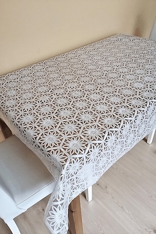 Dantel Görünümlü Üstü Şeffaf Kaplı Muşamba Masa Örtüsü -beyaz Renk-farklı Ölçülerde-yldz Beyaz