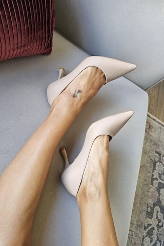 10 1109 Topukla Kadın Kadeh Topuklu 8 Cm Topuklu Stiletto Ayakkabı Ten