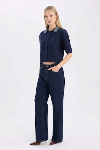 DeFacto Regular Fit Polo Yaka Basic Düz Düğmeli Triko Hırka E2288AX24WNNV134 Lacivert