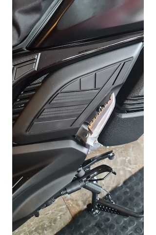 Yamaha Xmax 2024 Yeni Kasa Artcı Ayak Kauçuk Koruma (Siyah)