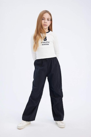 DeFacto Kız Çocuk Beli Lastikli Düz Paça Paraşüt Pantolon D7605A825SMBK27 Siyah