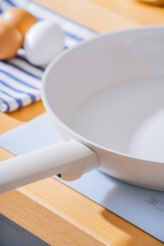 Ultimate Pro İndüksiyon Tabanlı Tava - 28 Cm Krem