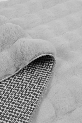 Maya Tavşan Tüyü Peluş Bubble Halı Kaymaz Tabanlı Makinede Yıkanabilir Yumuşak Halı Mya01 Gri