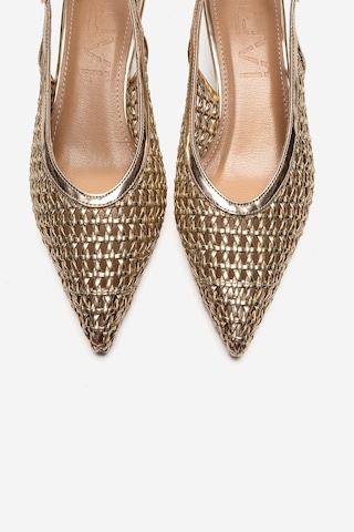 Luvishoes Orelıs Altın Örgü Desenli Kadın Kısa Topuklu Ayakkabı Altın