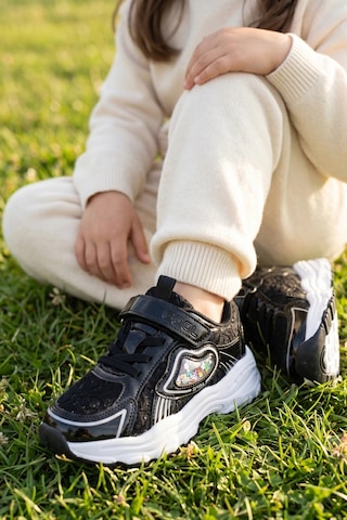In Step Minio Işıltılı Kız Çocuk Siyah Spor Ayakkabı - Simli Pul Detaylı