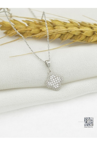 Brezza Lusso Jewelry Timeless Series Zirkon Taşlı Gümüş Zarif Yaprak Kolyesi Gümüş