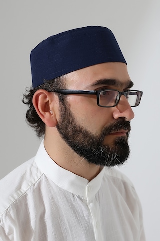 Elif Vav Nakışlı Kalıp Namaz Takkesi - Lacivert Lacivert