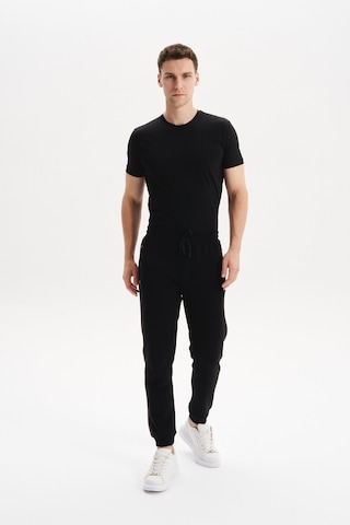 AR-MA Arma Erkek Örme 3 İplik Kumaş Dar Paça Eşofman Altı Regular Fit Lastikli Bel %70 Pamuk %30 Polyester K30174681602 Siyah