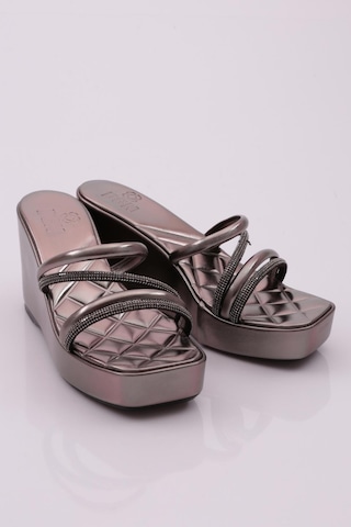 Dgn 830 Kadin Dolgu Taban Silver Taşli Terlik 830-2303-R1385 Platin