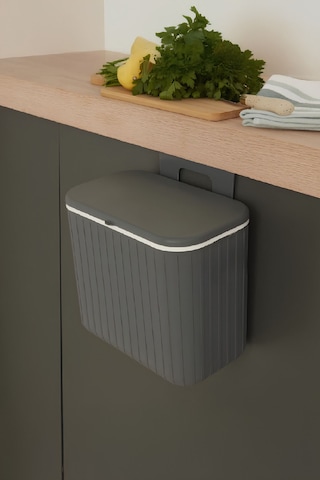 Biltaş Plastik Vailo Gri Çizgili 8 Lt Mutfak Tezgah Üstü Ve Dolap Askılı Çöp Kovası Gri