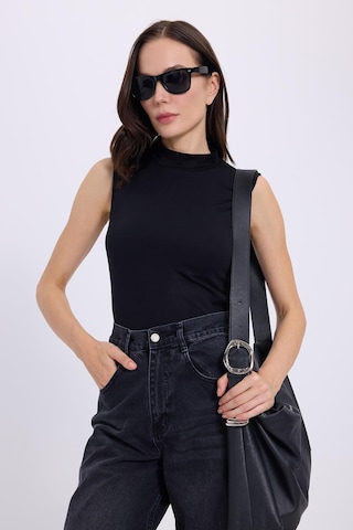Tudors Kadın Standart Fit Normal Kesim Sıfır Kol Yarım Balıkçı Yaka Siyah Bluz-35335 Siyah