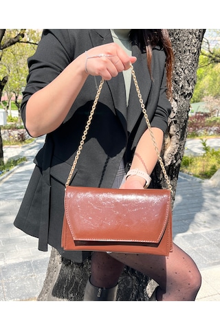 Butikolea Edge Mini Zincir Askılı Portföy Kadın Çantası Kahverengi
