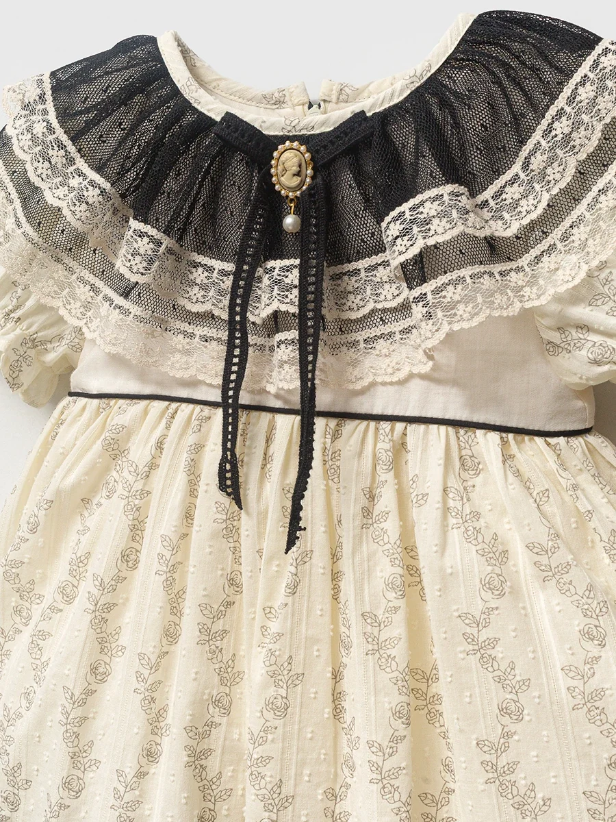 Momercy Vintage Broş Detaylı Fırfırlı Yaka Kız Bebek Elbise Ekru