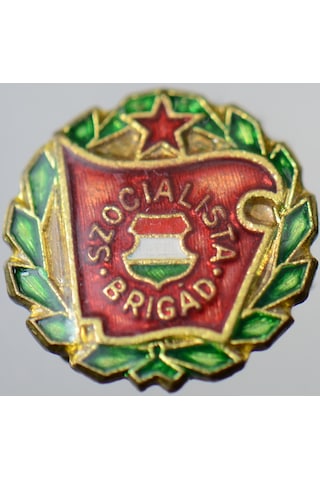 Macaristan Sosyalist Rozet-pin. 15,5 Mm Renkli Mineli.