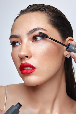 Alix Avien Yoğun Siyahlık & Hacim Veren Maskara 3 In 1 Mascara
