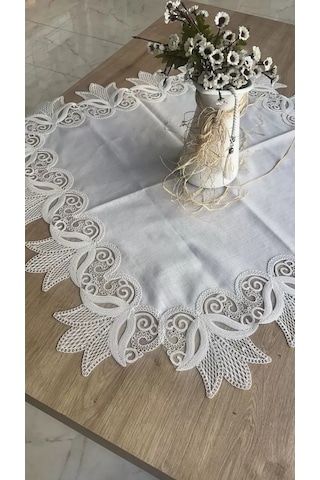 Masa Üzerine Runner, Sehpa Örtüsü Fransız Dantel Detaylı Kare 88x 88 Cm Kayla Kreme Gold Çok Renkli