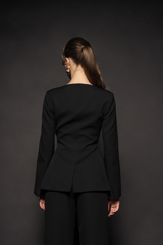 Kadın Siyah Geniş Yaka Blazer Siyah