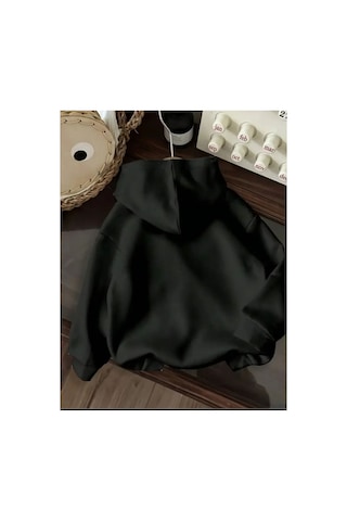 Herkesemoda Çilek Baskı Detaylı Kapüşonlu Sweatshırt Siyah