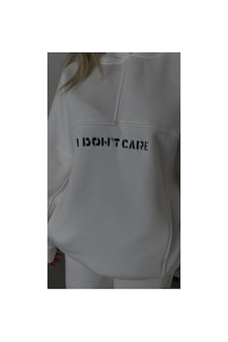 Butik İstanbul Nakış İşlemeli Üç İplik Sweat Takım- Beyaz