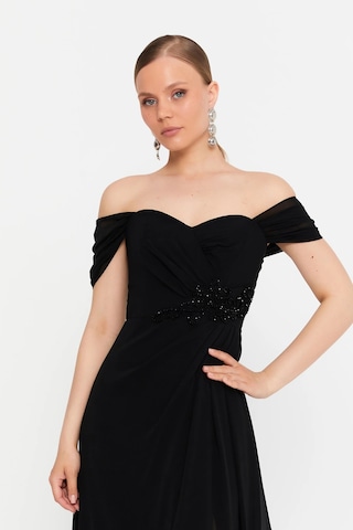 Doridorca Kadın Düşük Kollu Taş Detaylı Şifon Maxi Boy Abiye Elbise 7035 Siyah Siyah