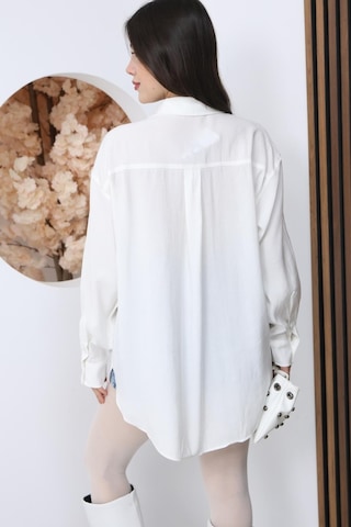 Kadın Beyaz Oversize Uzun Basic Gömlek