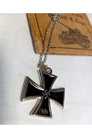 Swastika Cross Siyah Mineli Eskitme Kolye Çok Renkli