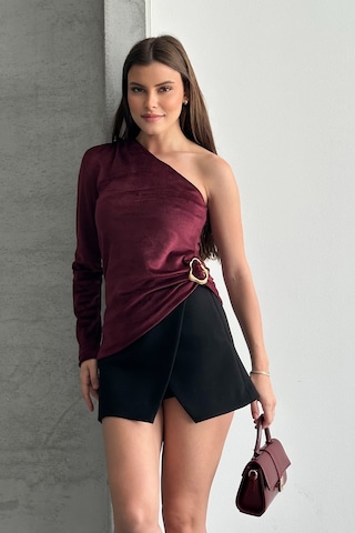 Giysa Kadın Asimetrik Yaka Aksesuar Detaylı Kadife Bluz Siyah - 2760 Bordo