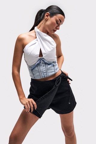 it's basic Kadın Taşlanmış Siyah Renk Belden Bağcıklı Denim Şort Etek
