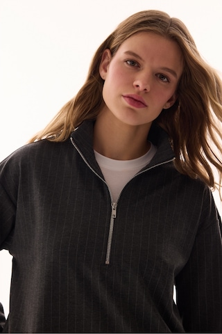 Penti Antrasit Fermuarlı Çizgili Sweatshirt
