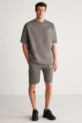 Colombia Erkek 2 Li Set Comfort Fit Polarsız Nakışlı Gri Eşofman Takımı