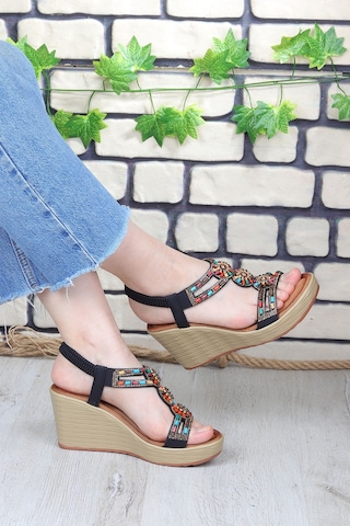 Vojo Heel Taş Detaylı 8 Cm Dolgu Topuklu Kadın Sandalet 267800001859 01 Siyah Siyah