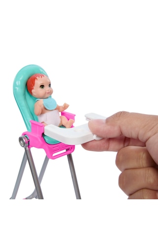 Barbie HTK35 Bebek Bakıcısı Skipper ve Aksesuarları Oyun Setleri