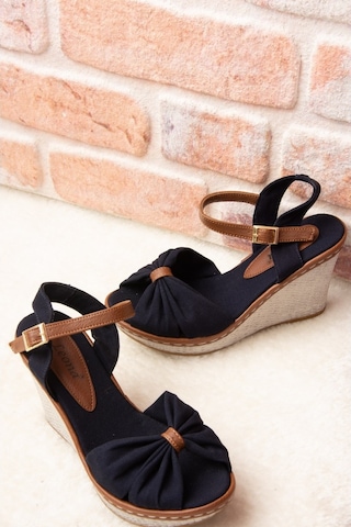Fox Shoes Lacivert Kadın Dolgu Topuklu Ayakkabı F674040405
