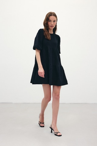 Bisiklet Yaka Balon Kol Geniş Kalıp Gofre Elbise - Siyah-136390 Siyah