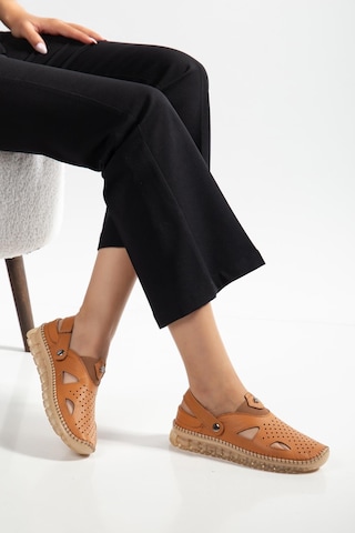 Suins Sadia Model Hakiki Deri Yumuşak Kadın Günlük Sandalet Taba