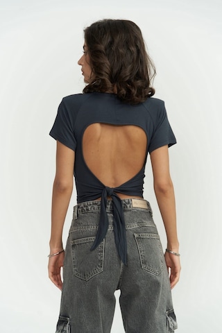 Mai Collection Mai Studios Co. Perla Vatkalı Antrasit Crop Bluz Antrasit