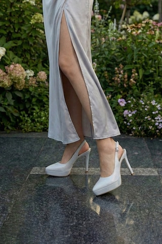 Erkan Saçmacı Scarlett Slingback Gümüş Saten Sivri Burun Arkası Açık İnce Platform Topuklu Abiye Ayakkabı Gümüş