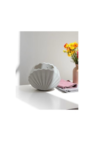 El Yapımı İstiridye Şeklinde Dekoratif Vazo Beyaz